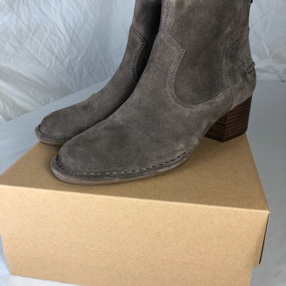 Women's UGG, Bandera Mysterious Suede Ankle Boot - Picture 2 of 5
